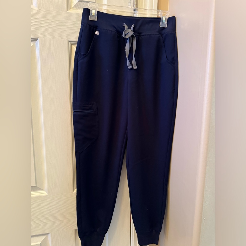 Figs petite small navy joggers, barely worn